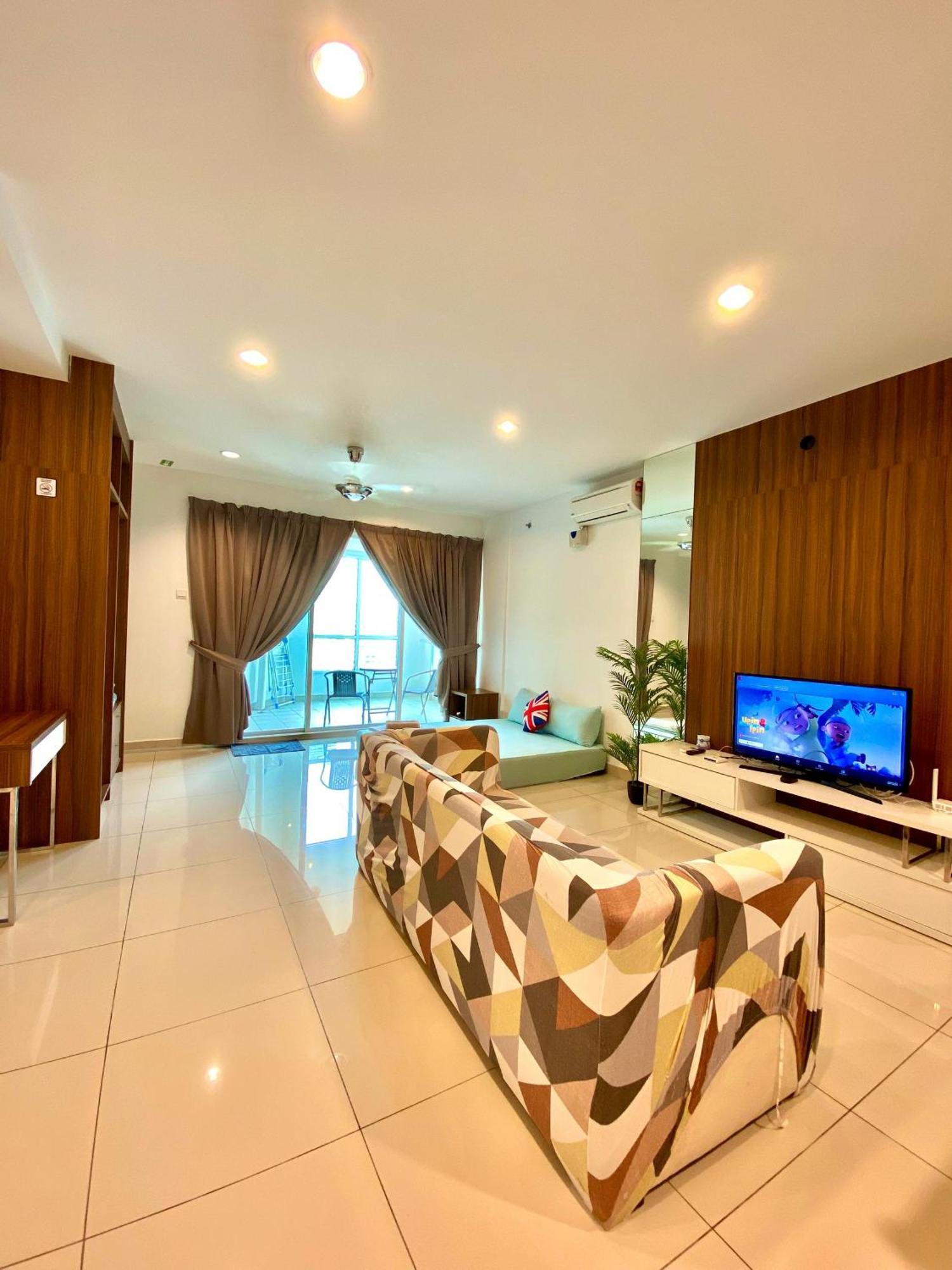 Apartamento Mansion One By Sky Hive George Town Exterior foto