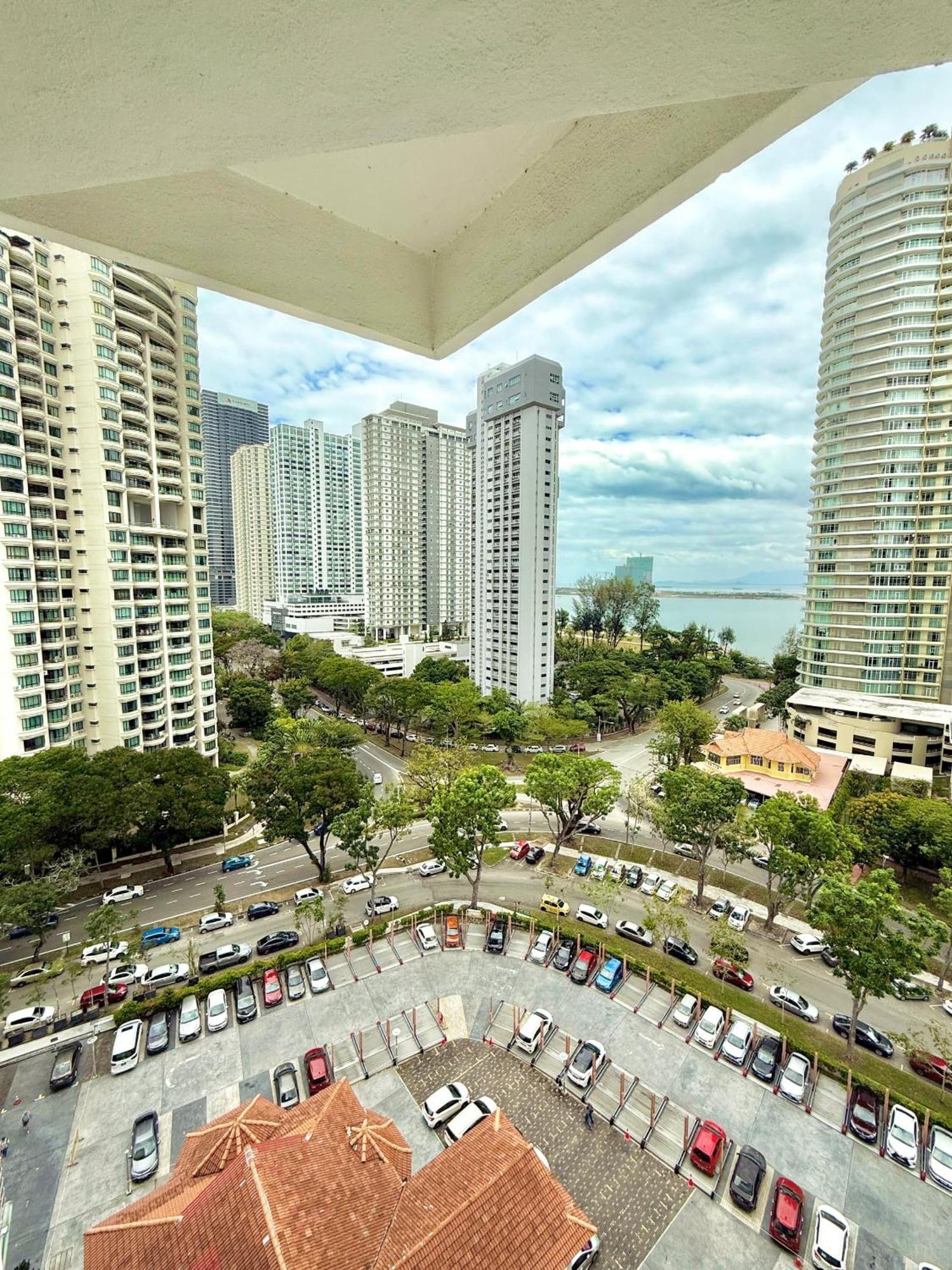 Apartamento Mansion One By Sky Hive George Town Exterior foto